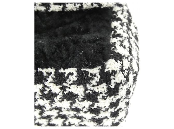 Borsa a tracolla Chanel in tweed nero e pelle - vista 3