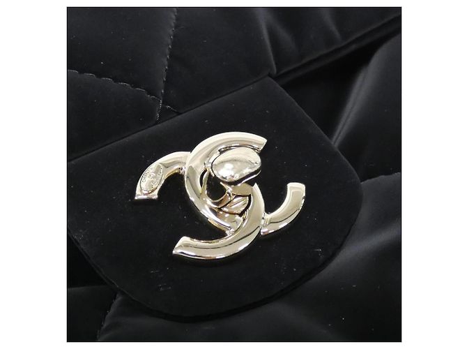 Zaino Chanel AS5679 in velluto nero e nylon - vista 6
