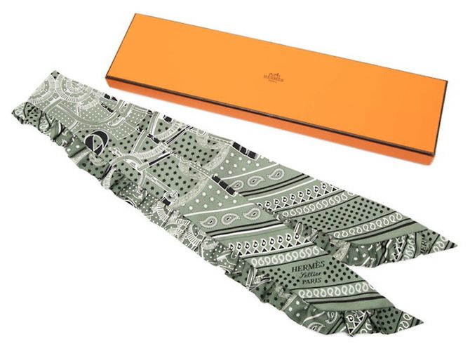Hermès Hermes Twilly Frill Eperon d'Or Bandana Nero Bianco Verde - vista 7
