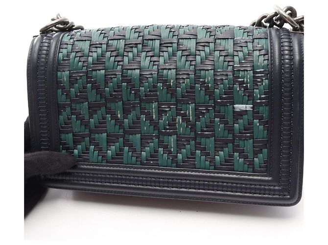Borsa a tracolla Chanel Boy in pelle intrecciata Verde Blu navy - vista 13