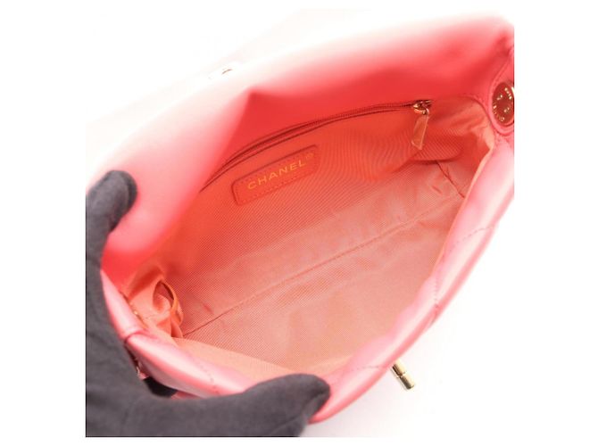 Borsa a tracolla Chanel Matelassé in agnello rosa - vista 3