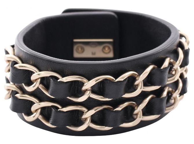 Timeless Pulsera Charm Chanel Coco Mark Turnlock Negro Dorado - vista 2