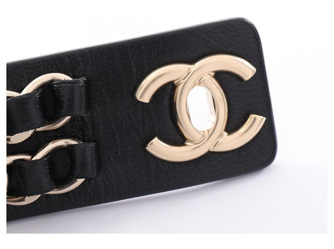 Timeless Pulsera Charm Chanel Coco Mark Turnlock Negro Dorado - vista 7