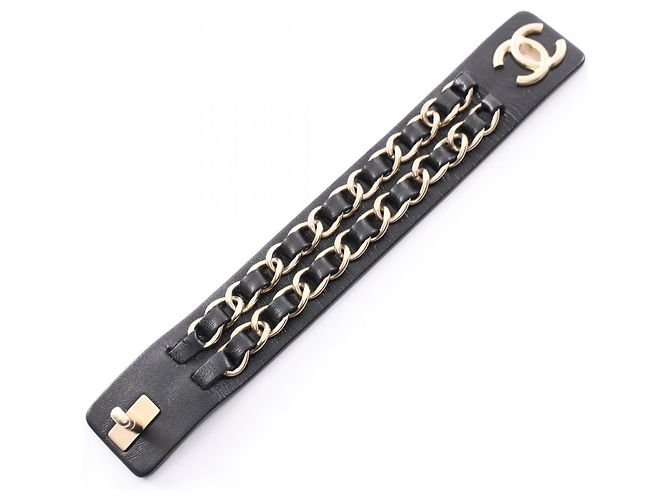 Timeless Pulsera Charm Chanel Coco Mark Turnlock Negro Dorado - vista 8
