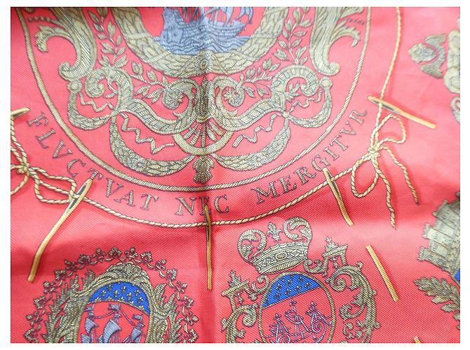 Hermès Gavroche 45 Foulard in Seta "Les Armes de Paris" Rosso e Oro D'oro - vista 4