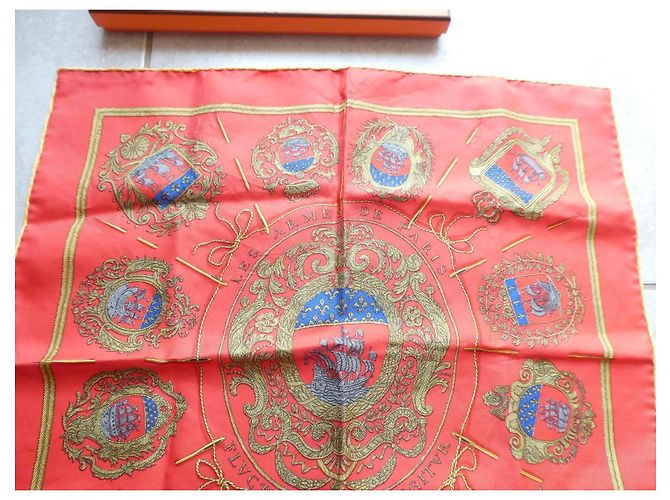 Hermès Gavroche 45 Foulard in Seta "Les Armes de Paris" Rosso e Oro D'oro - vista 6