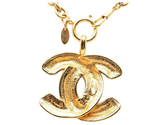 Collana Chanel Matelassé placcata oro D'oro - vista 2
