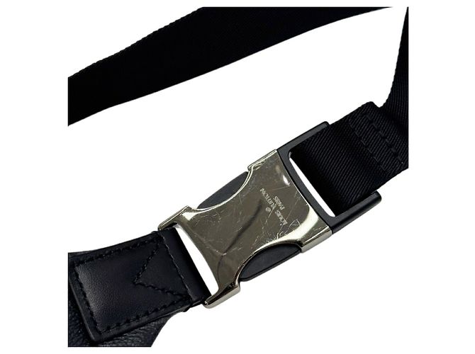 Louis Vuitton Discovery Bumbag PM M46035 Marrone Nero - vista 6