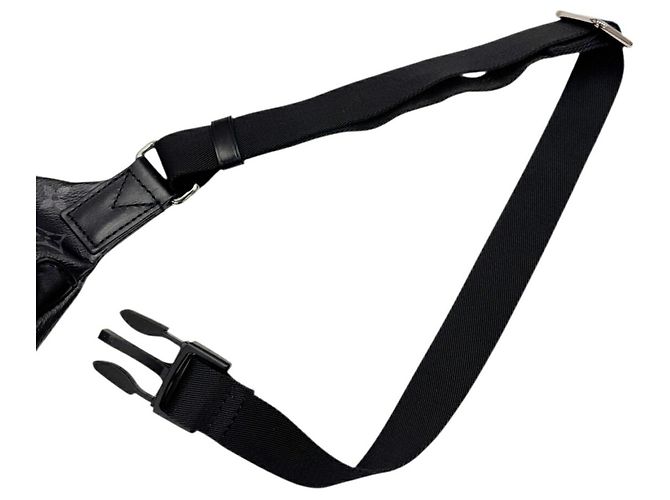 Louis Vuitton Discovery Bumbag PM M46035 Marrone Nero - vista 8