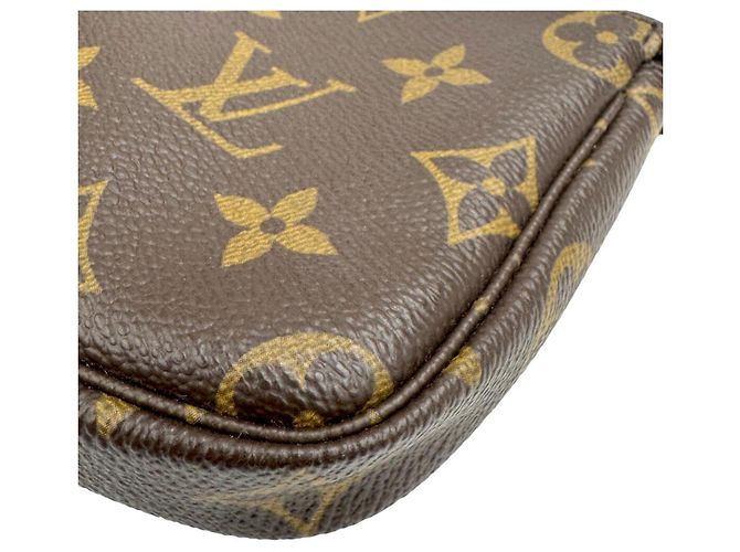 Louis Vuitton Mini Pochette Accessoires Marrone - vista 5