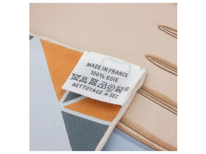 Hermès Hermes L'HEURE DES GANTS Carré
Foulard Blu - vista 3