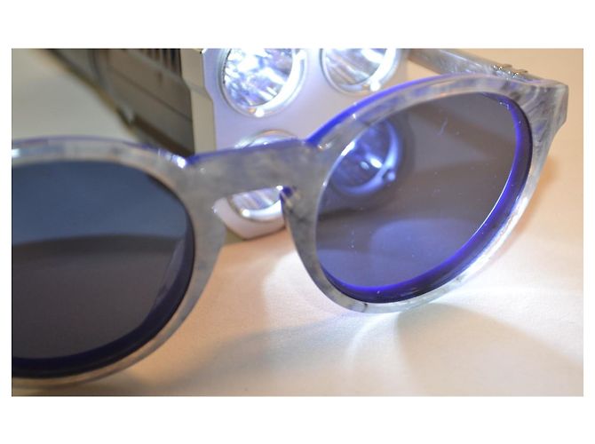 Louis Vuitton Denver Sonnenbrille Blau und Grau - Ansicht 9