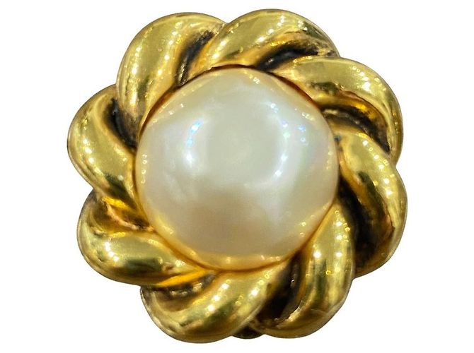 Timeless Orecchini Chanel Vintage Faux Pearl Clip On D'oro - vista 2