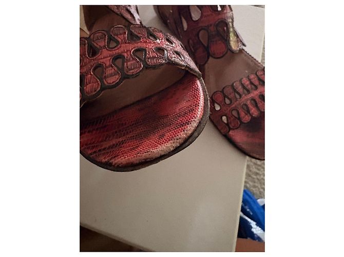 Sandali Alaïa in pelle rossa traforati con piume Nero Rosso - vista 3