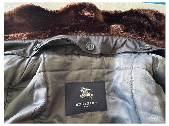 Burberry Abrigo de lana negro doble botonadura con cuello de pelo - vista 8