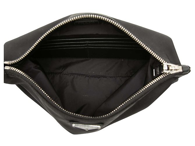 Clutch con zip in Tessuto nero Prada - vista 4