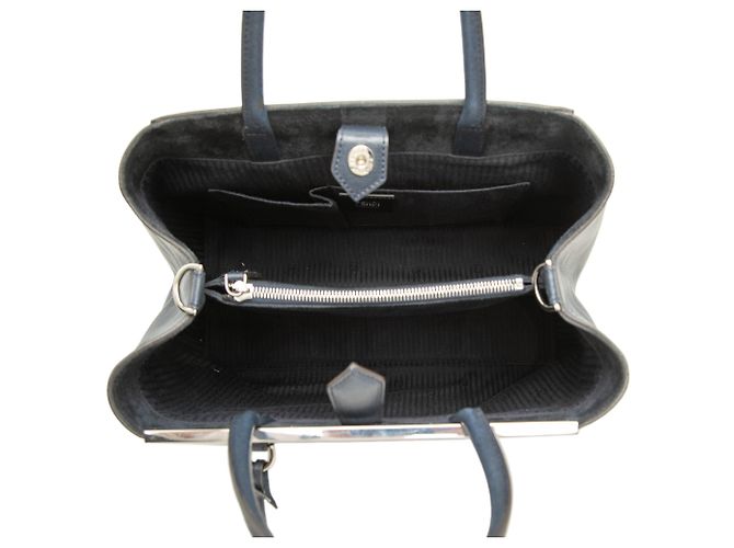 Fendi 2Jours Satchel aus Leder in Schwarz Größe Medium - Ansicht 4