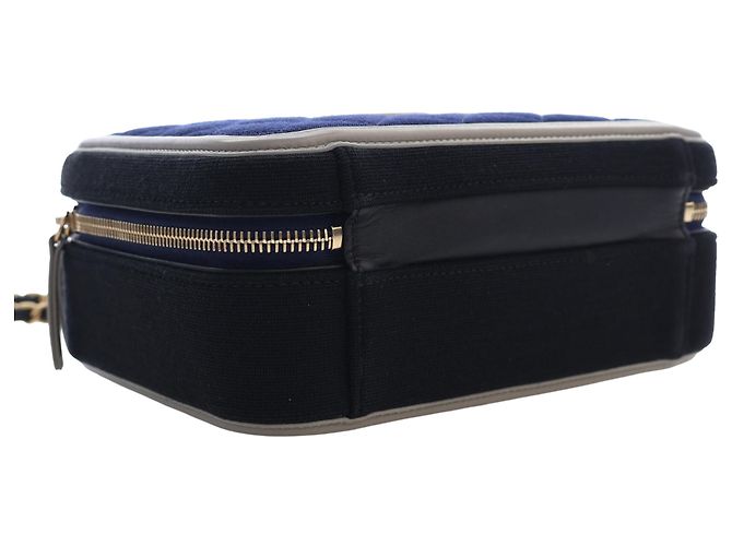 Vanity Pochette de toilette Chanel Blue Medium Tricolor Jersey CC Filigree Bleu Bleu Marine - vue 12