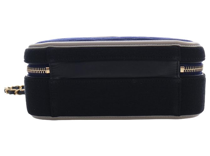 Vanity Pochette de toilette Chanel Blue Medium Tricolor Jersey CC Filigree Bleu Bleu Marine - vue 5