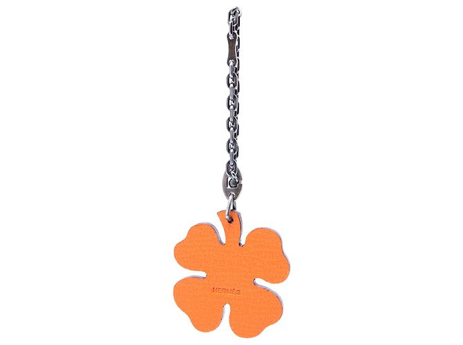 Charm per borsa Hermès in argento sterling e chevre verde Lucky Four Leaf Clover - vista 2
