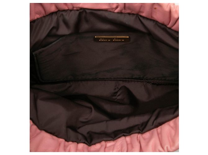 Clutch Miu Miu in agnello rosa con applicazione floreale e tracolla - vista 4