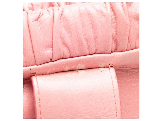 Clutch Miu Miu in agnello rosa con applicazione floreale e tracolla - vista 6