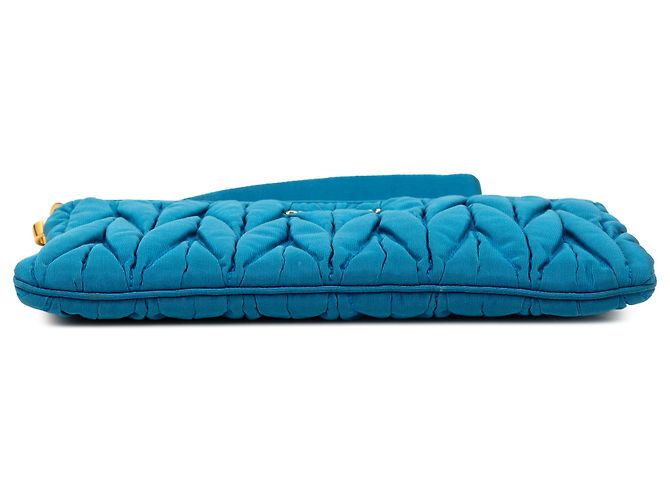 Miu Miu Clutch aus blauem Matelassé-Nylon - Ansicht 3