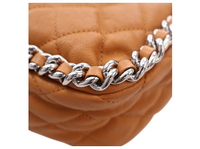 Chanel Maxi Quilted Washed Lambskin Marrone Chain Around Flap Cammello - vista 10