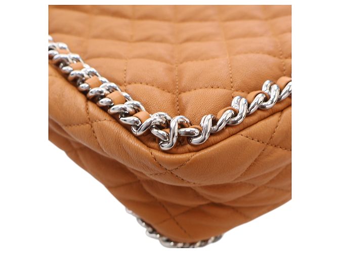 Chanel Maxi Quilted Washed Lambskin Marrone Chain Around Flap Cammello - vista 11