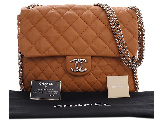 Chanel Maxi Quilted Washed Lambskin Marrone Chain Around Flap Cammello - vista 13