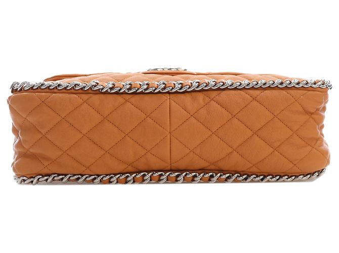 Chanel Maxi Quilted Washed Lambskin Marrone Chain Around Flap Cammello - vista 3