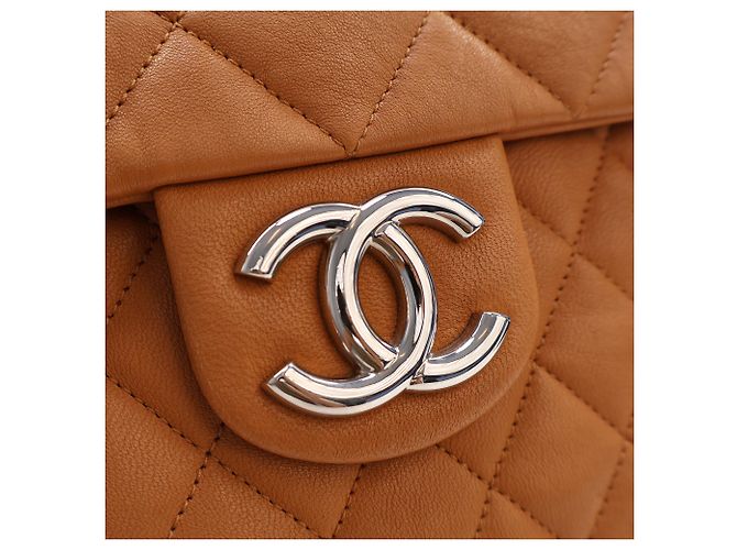 Chanel Maxi Quilted Washed Lambskin Marrone Chain Around Flap Cammello - vista 4