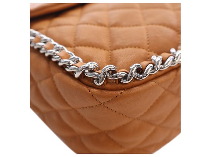 Chanel Maxi Quilted Washed Lambskin Marrone Chain Around Flap Cammello - vista 8