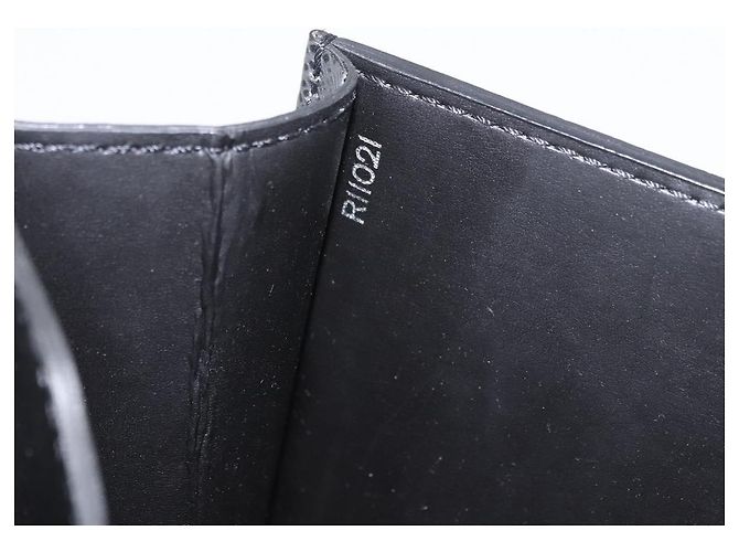 Louis Vuitton Serviette Moskova Taiga Leather Nero - vista 7