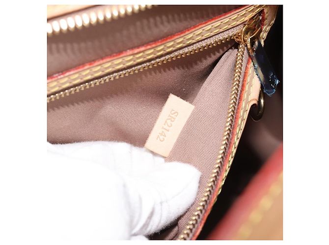Louis Vuitton Brea Monogram Vernis GM Beige - vista 7