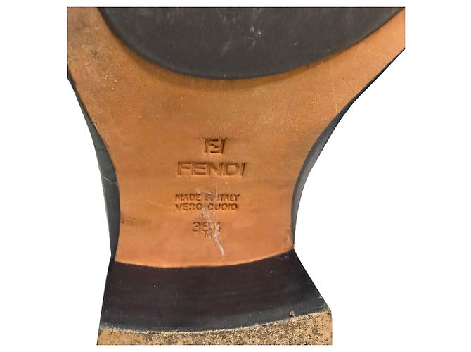 Stivali da equitazione Fendi in pelle verniciata nera Stampa python - vista 8