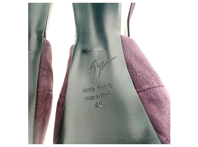 Décolleté con plateau e cinturini incrociati Giuseppe Zanotti in scamosciato bordeaux - vista 9