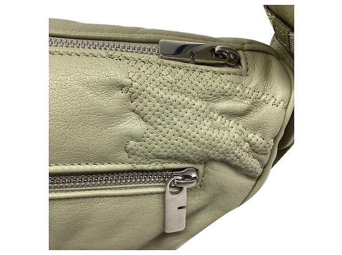 Borsa a tracolla Burberry Medium Shield in pelle verde - vista 12