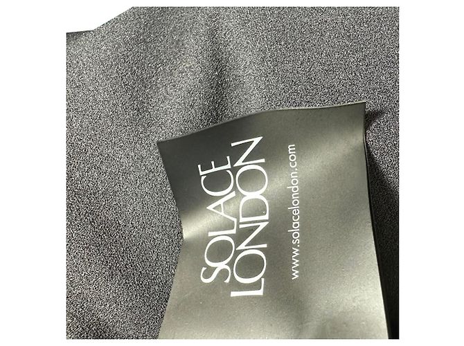 Trägerloses Maxi-Kleid Audrey von Solace London aus schwarzem Polyester - Ansicht 6