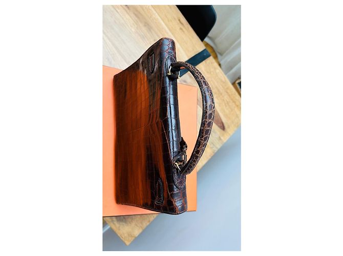 Hermès Kelly Sellier 35 in coccodrillo marrone Marrone scuro - vista 8