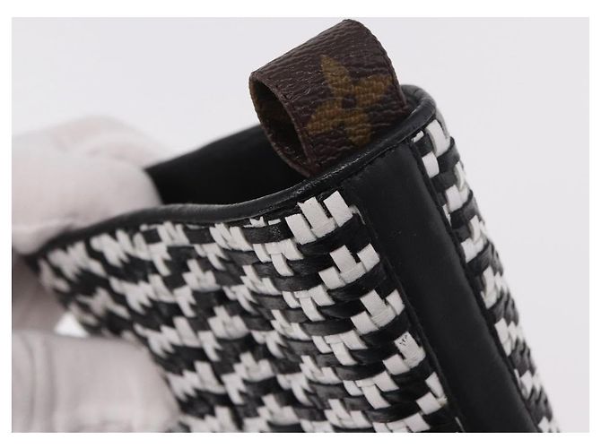 Stivaletti Baroque Line in pelle nera LOUIS VUITTON LV Auth 187687M Nero - vista 34