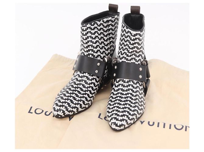Stivaletti Baroque Line in pelle nera LOUIS VUITTON LV Auth 187687M Nero - vista 42