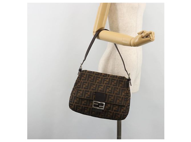 FENDI Zucca Canvas Mamma Baguette Bolsa de Ombro Preto Prata Marrom Autêntica 187420V - vista 25