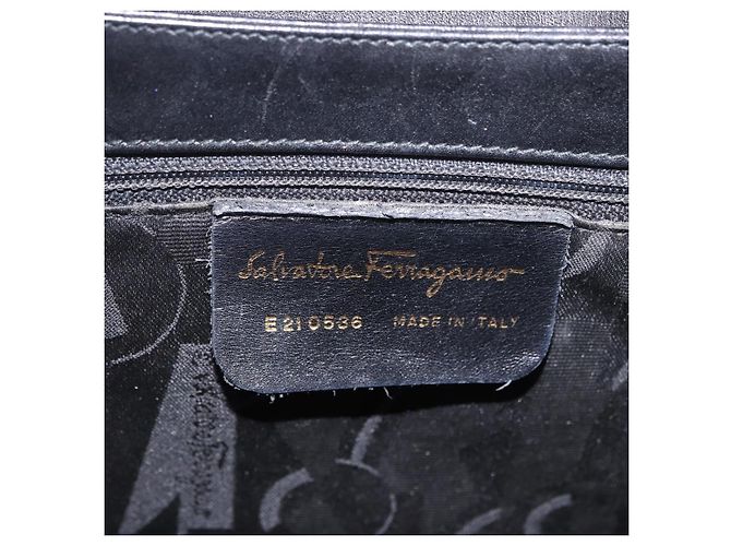 Borsa Salvatore Ferragamo Gancini in pelle nera e oro Auth 188245 Nero D'oro - vista 12