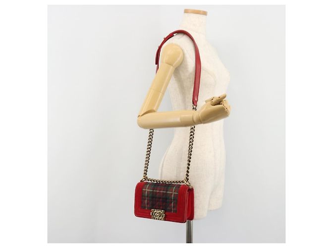 CHANEL Boy Chanel Chain Shoulder Bag Velor Red Gold CC Auth mr2605SAV Rosso D'oro - vista 22