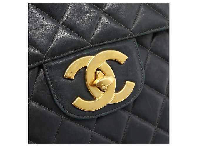 CHANEL Big Matelasse30 Chain Shoulder Bag Leather Black Gold CC Auth 188911V Nero D'oro - vista 17