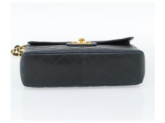 CHANEL Big Matelasse30 Chain Shoulder Bag Leather Black Gold CC Auth 188911V Nero D'oro - vista 5