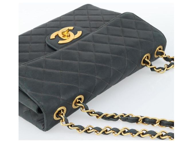 CHANEL Big Matelasse30 Chain Shoulder Bag Leather Black Gold CC Auth 188911V Nero D'oro - vista 6