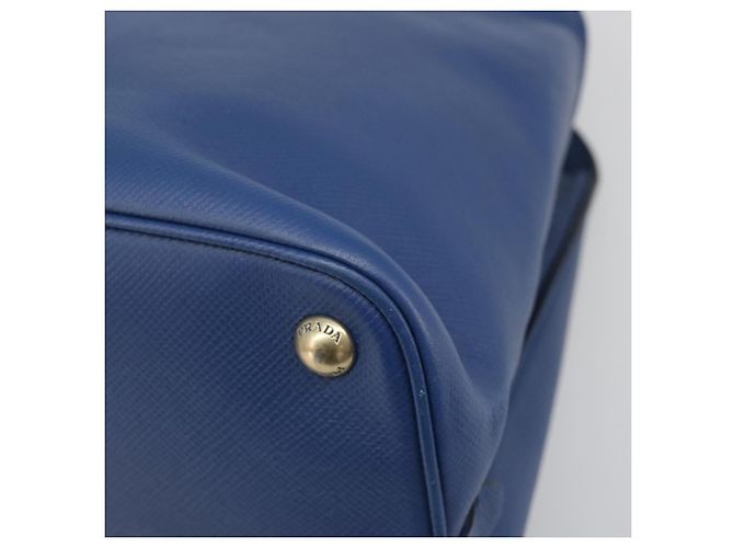 Saffiano Borsa PRADA in pelle Safiano blu e oro Auth 186433A D'oro - vista 15
