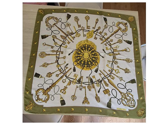 Hermès Pañuelo de seda "Les Clés" Castaño Blanco Dorado Verde - vista 2
